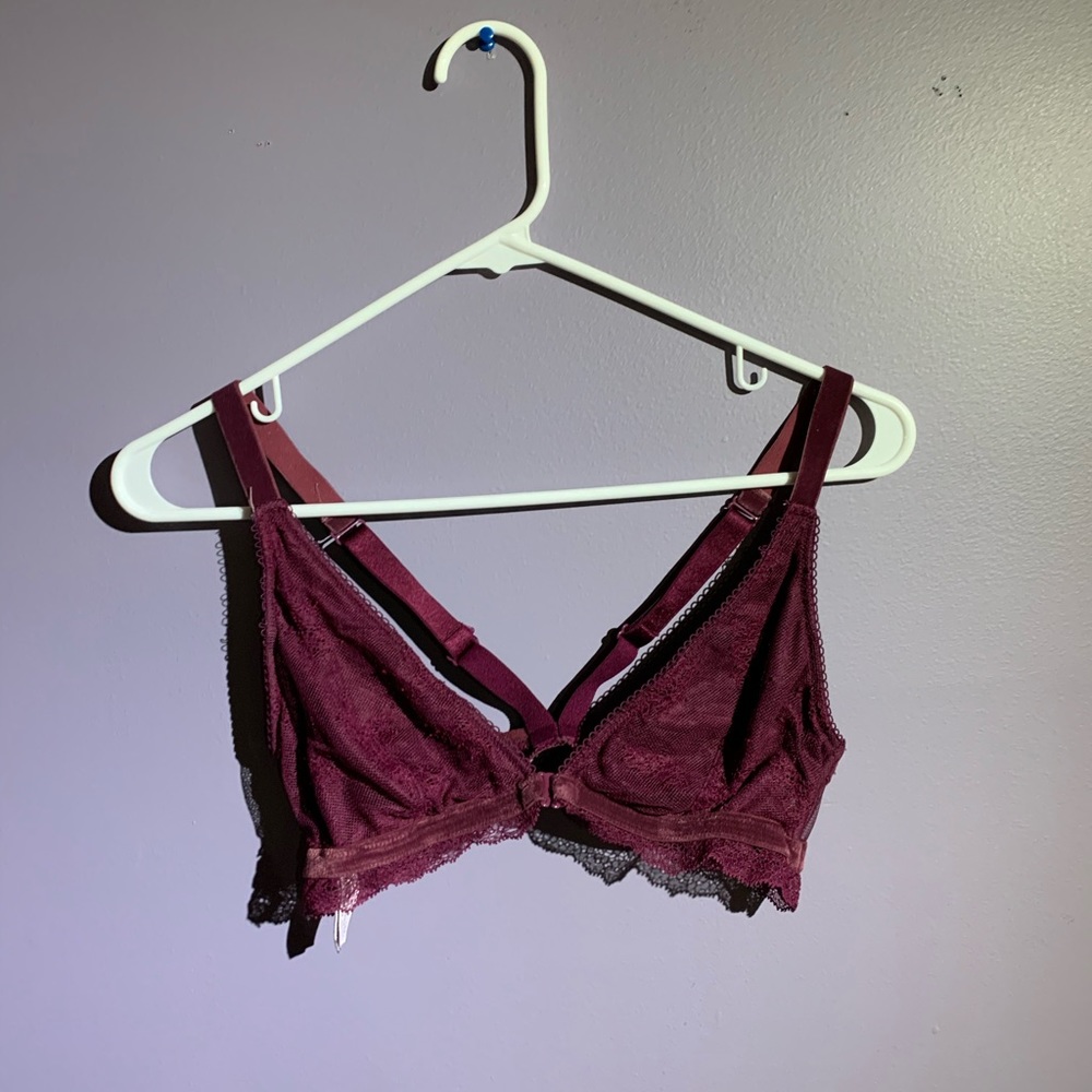 MEDIUM Victoria’s Secret Burgandy Bralette